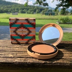 MAC Vibe Tribe "Refined Golden" Bronzing Powder NIB